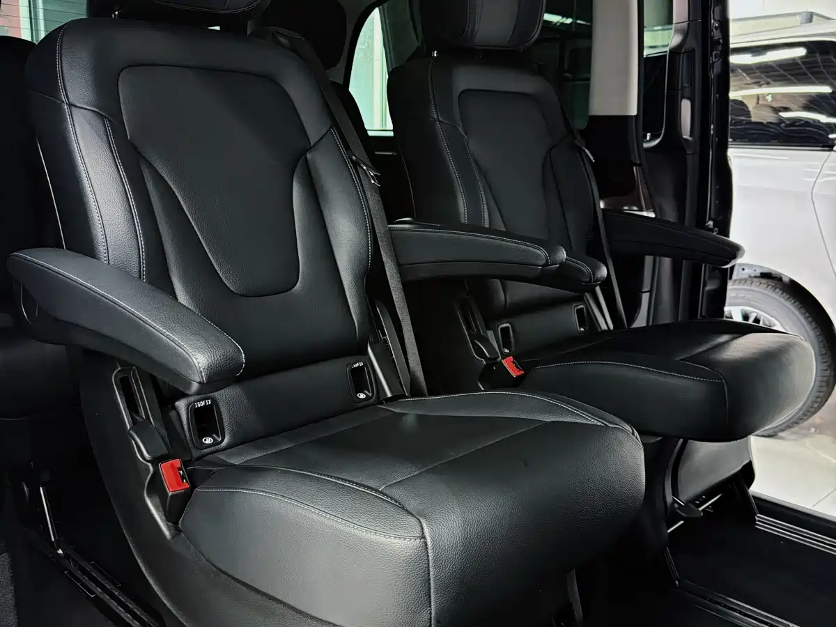 Mercedes-Benz V-Class 2022 V 260 Pilot Edition фото 6
