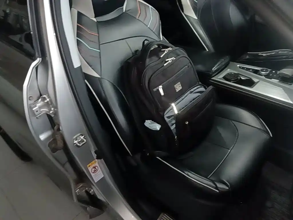 Photo 25 - Changan Oshan Z6