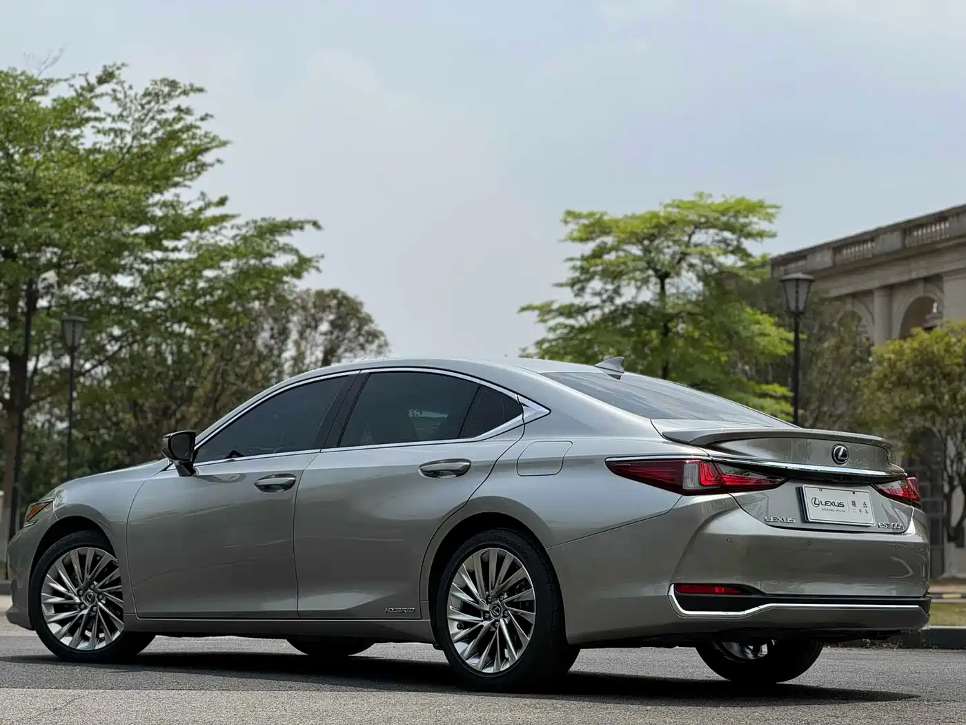 Lexus ES 2021 300h Executive Edition фото 4