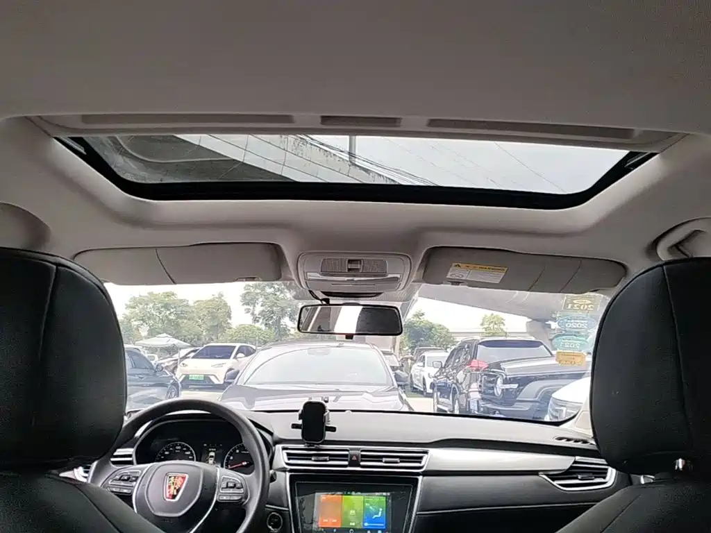 Roewe i5 2019 2019 1.5L Auto 4G-Connected Langyue Edition