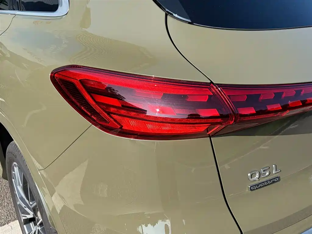 Photo 29 - Audi Q5L