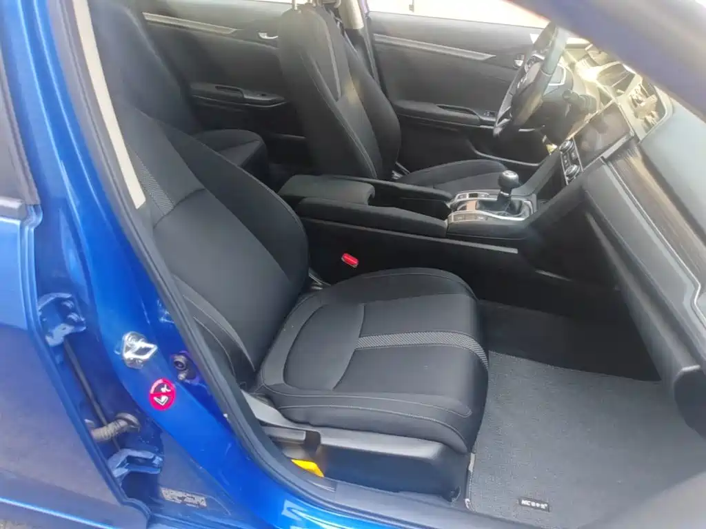 Фото 25 - Honda Civic
