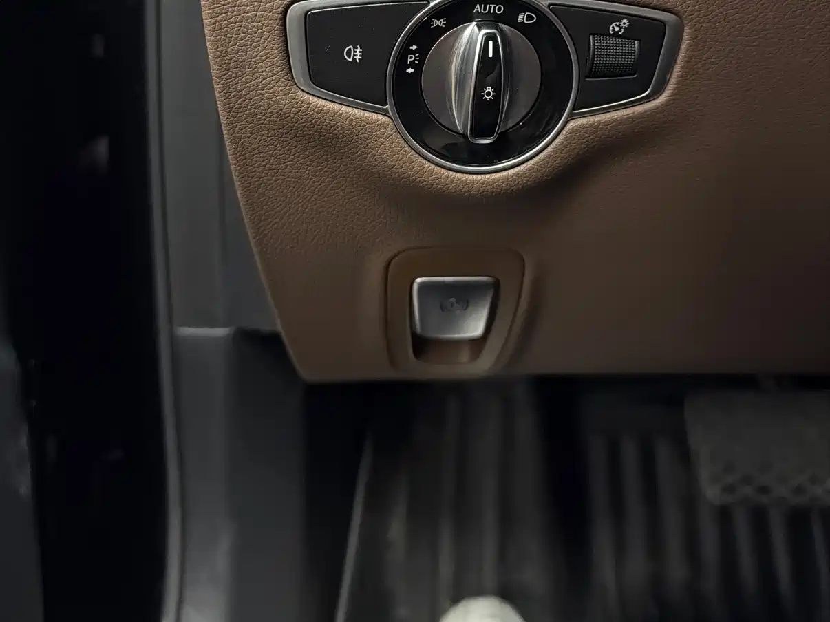 Mercedes-Benz E-Class 2017 E 200 L 4MATIC фото 8