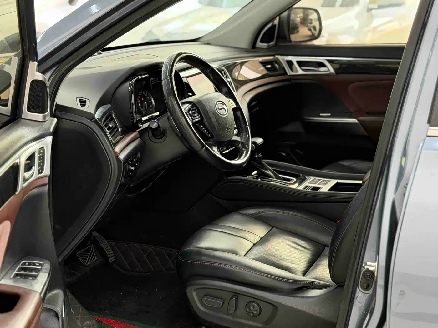 GAC Trumpchi Trumpchi GS8 2017 320T 2WD Luxury Smart Connect (7-seater) фото 7