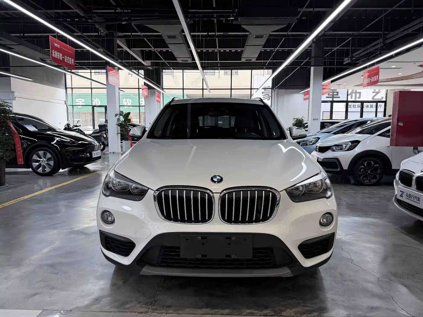 BMW X1 2019 sDrive18Li Fashion Model фото 2
