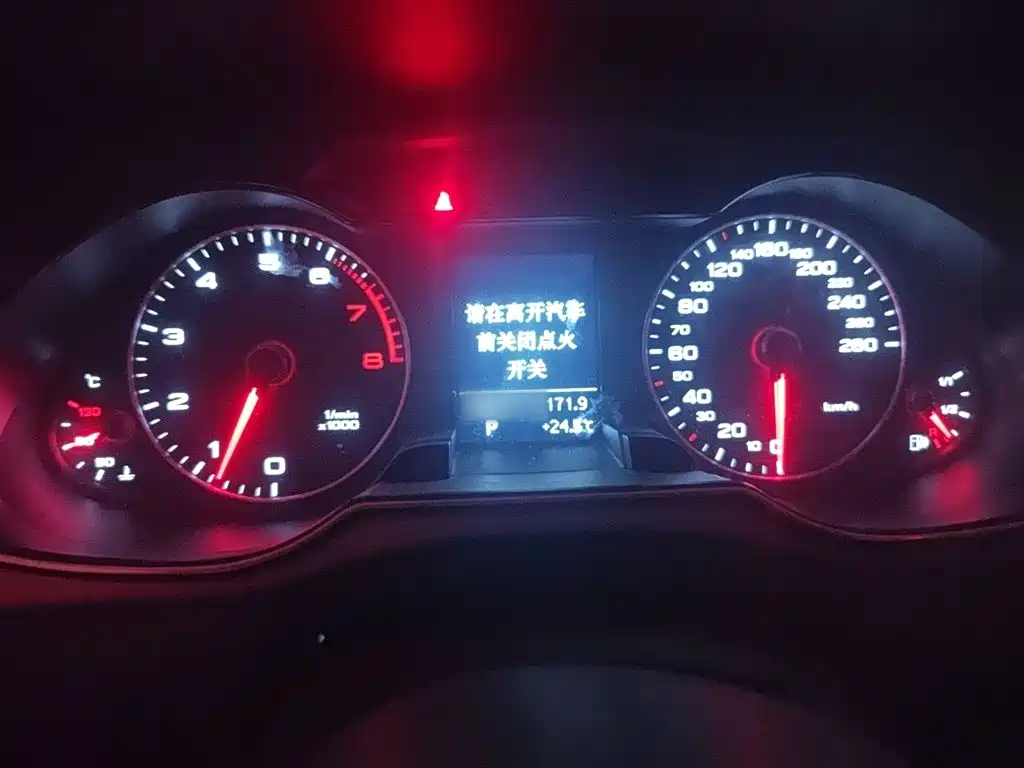 Audi A4L 2016 35 TFSI Automatic Comfort фото 4