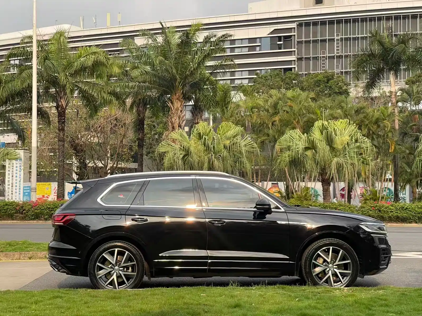 Фото 14 - Volkswagen Touareg