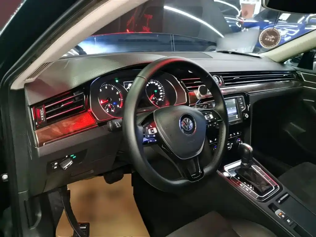 Volkswagen Magotan 2017 330TSI DSG Luxury фото 10