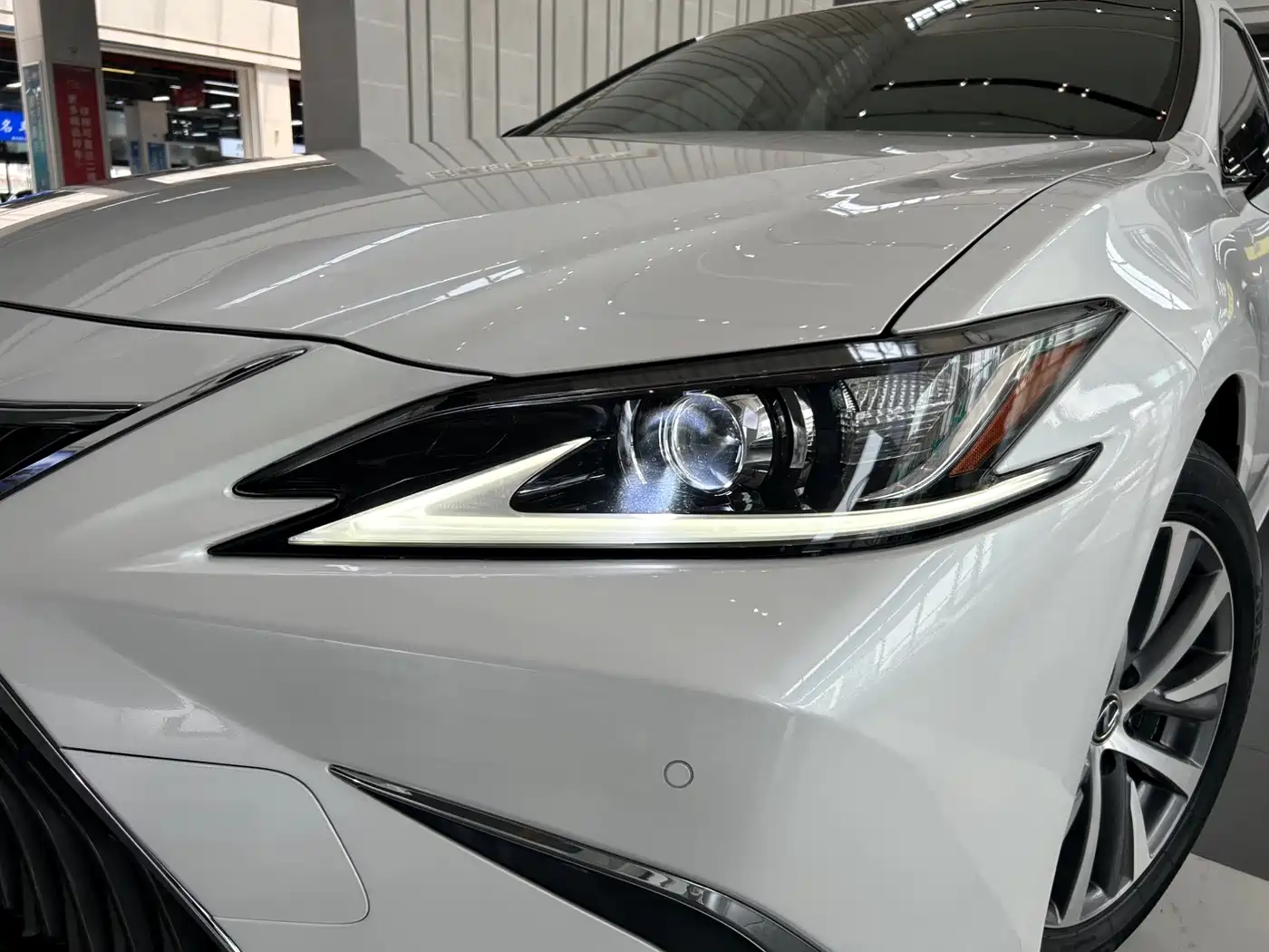 Lexus ES 2018 200 Excellence Edition China V фото 18