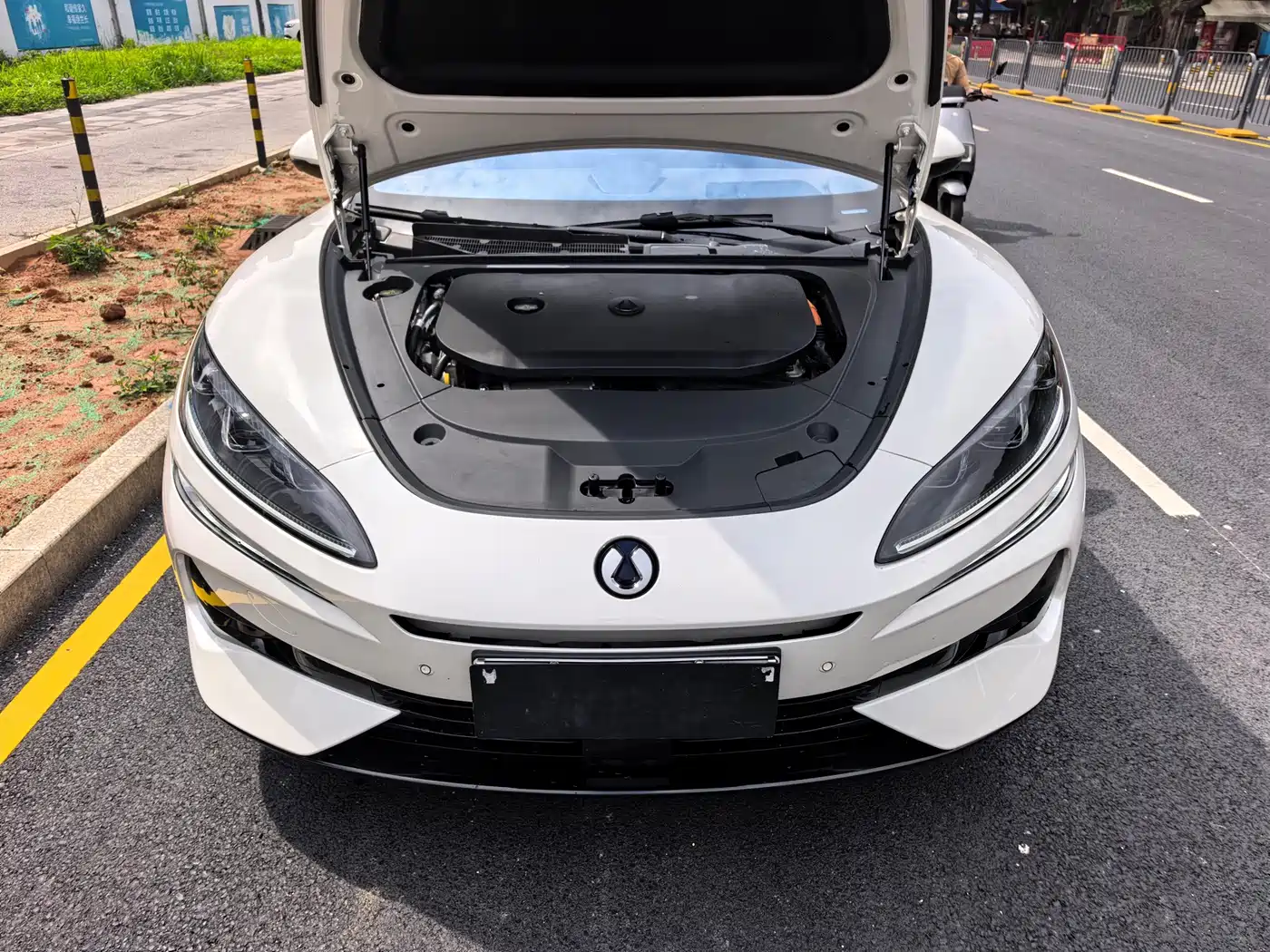 Denza Z9 2024 Model 1100km AWD Max Edition фото 17