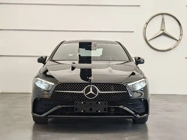 Mercedes-Benz A-Class 2024 A 200 L Fashion Edition — фото 2