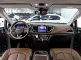 Фото 10 - Chrysler Pacifica