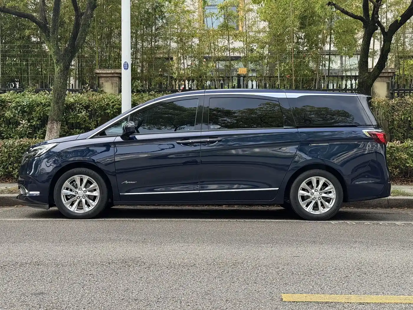 Buick GL8 2020 Avenir Four-Seat Prestige Edition фото 3