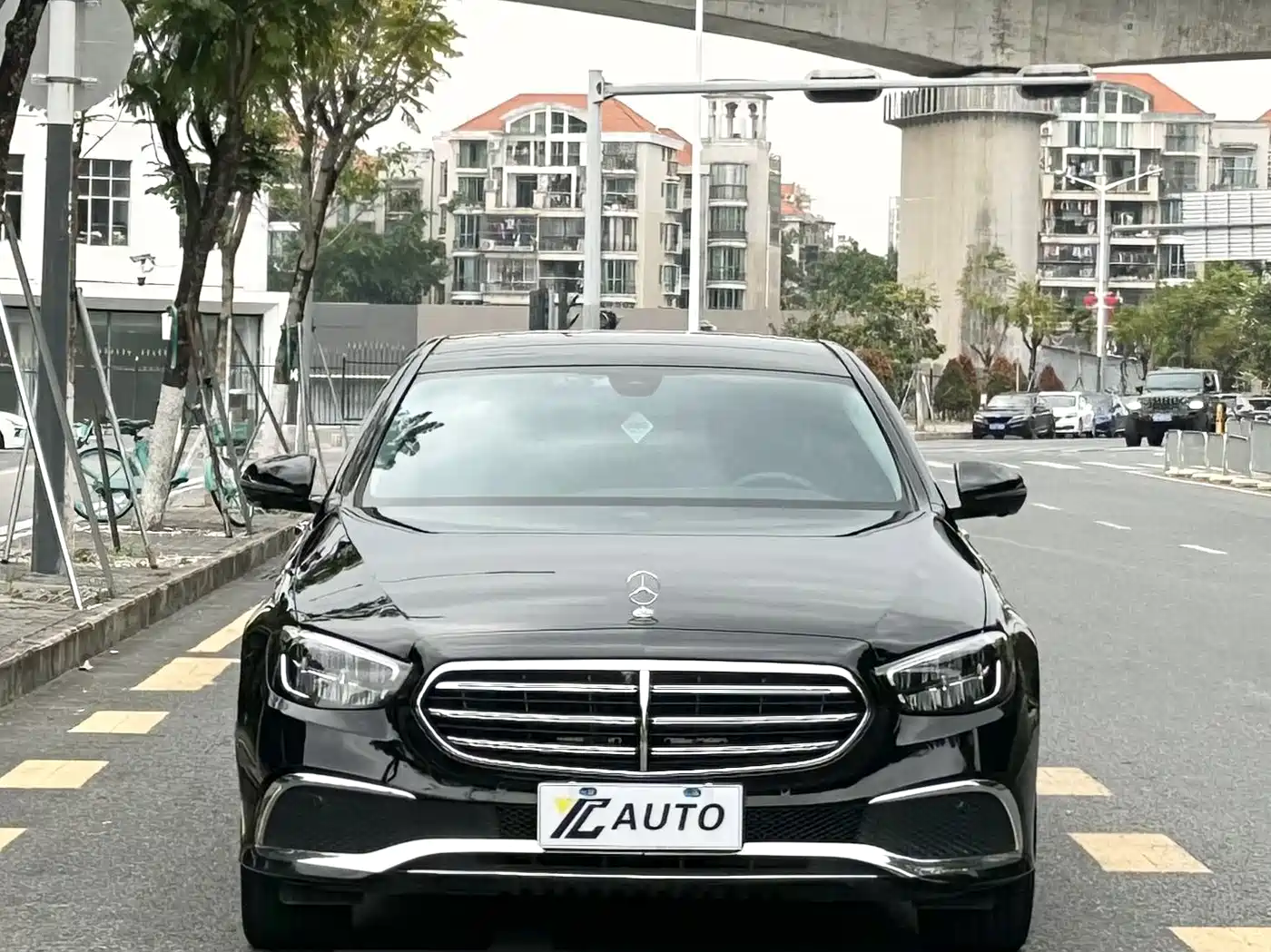 Mercedes-Benz E-Class 2022 E 300 L Fashion фото 2