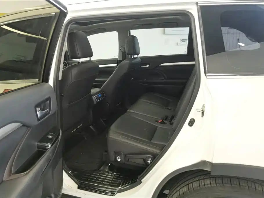 Toyota Highlander 2017 2.0T 4WD Premium 7-Seater фото 11