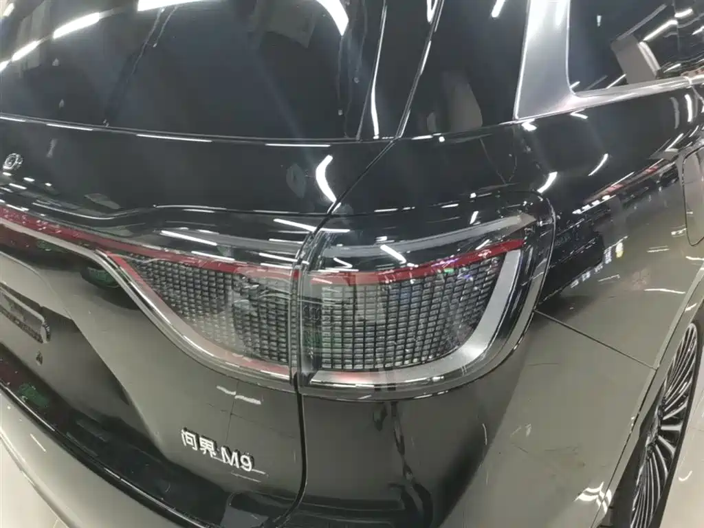 AITO Wenjie AITO M9 2025 Extended Range Ultra 52kWh 5-Seater фото 8