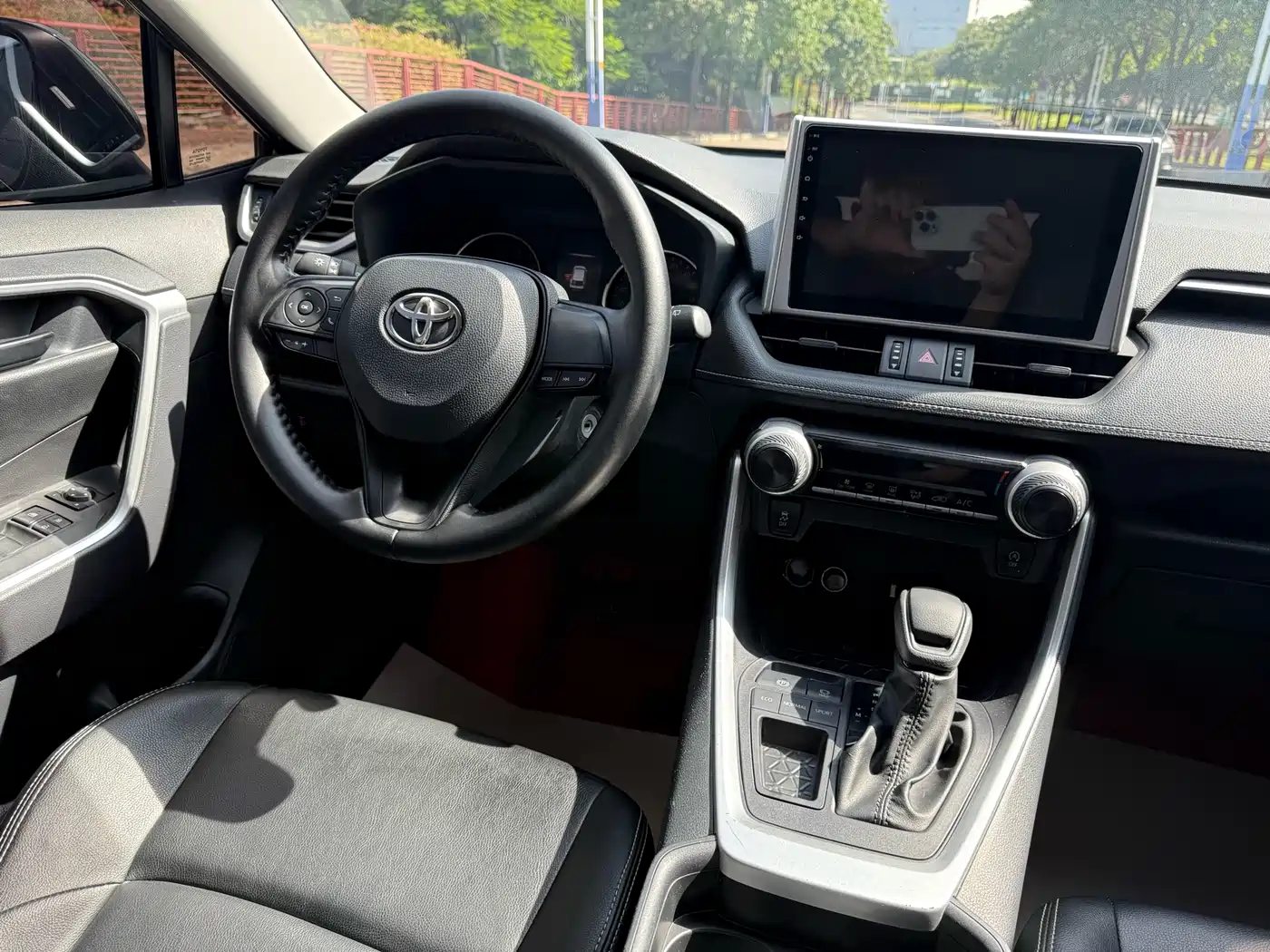 Toyota Wildlander 2022 2.0L CVT FWD Leading Edition фото 6