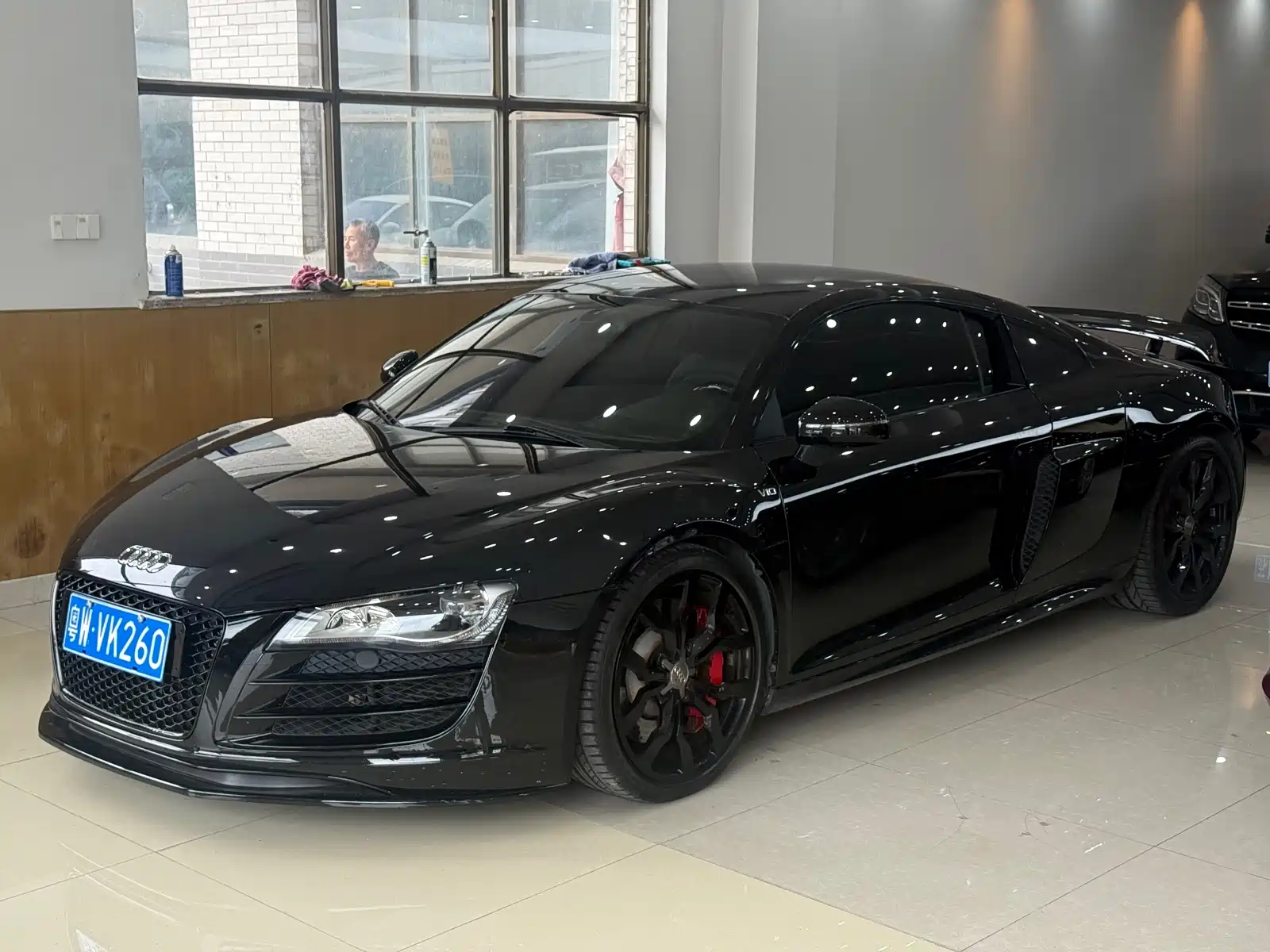 Фото 2 - Audi R8