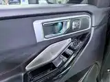 Фото 9 - Ford Explorer