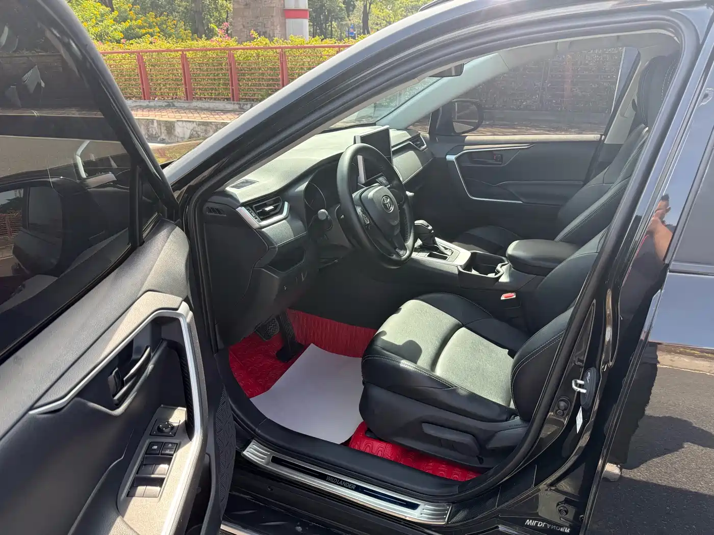 Toyota Wildlander 2022 2.0L CVT FWD Leading Edition фото 4