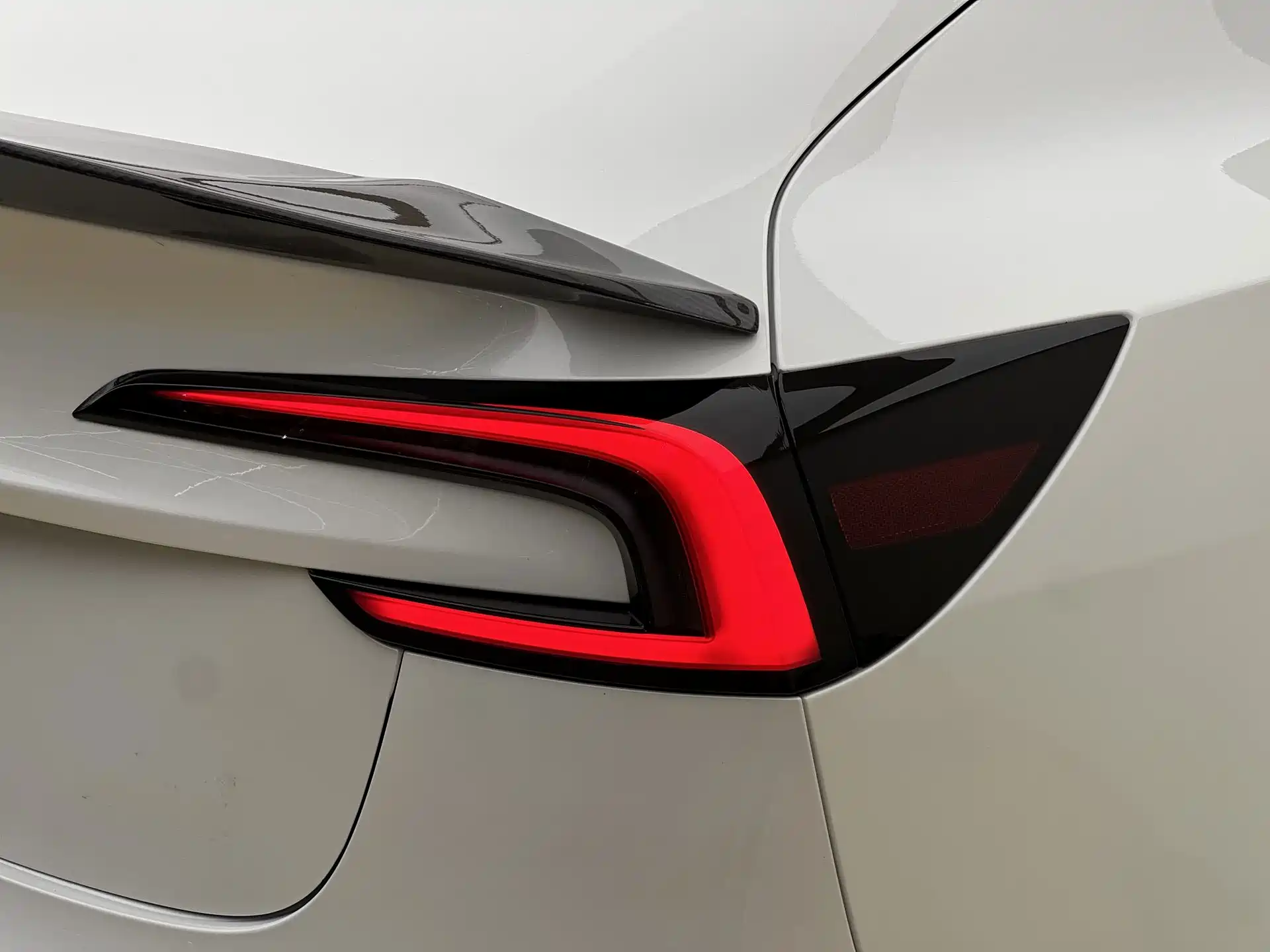 Фото 23 - Tesla Model 3