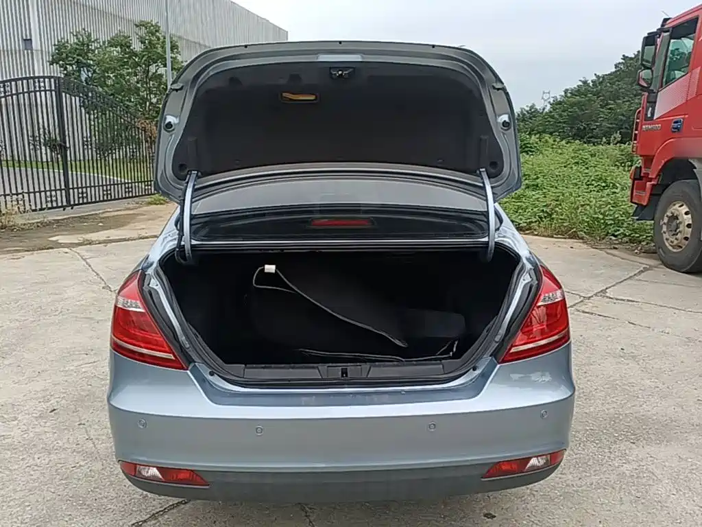 Фото 19 - Geely Emgrand