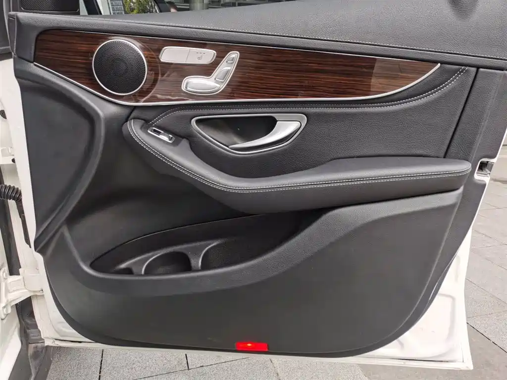 Mercedes-Benz GLC 2019 GLC 260 L 4MATIC Dynamic фото 19