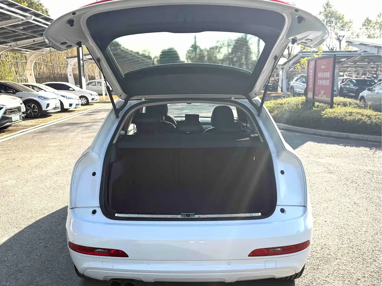 Фото 8 - Audi Q3