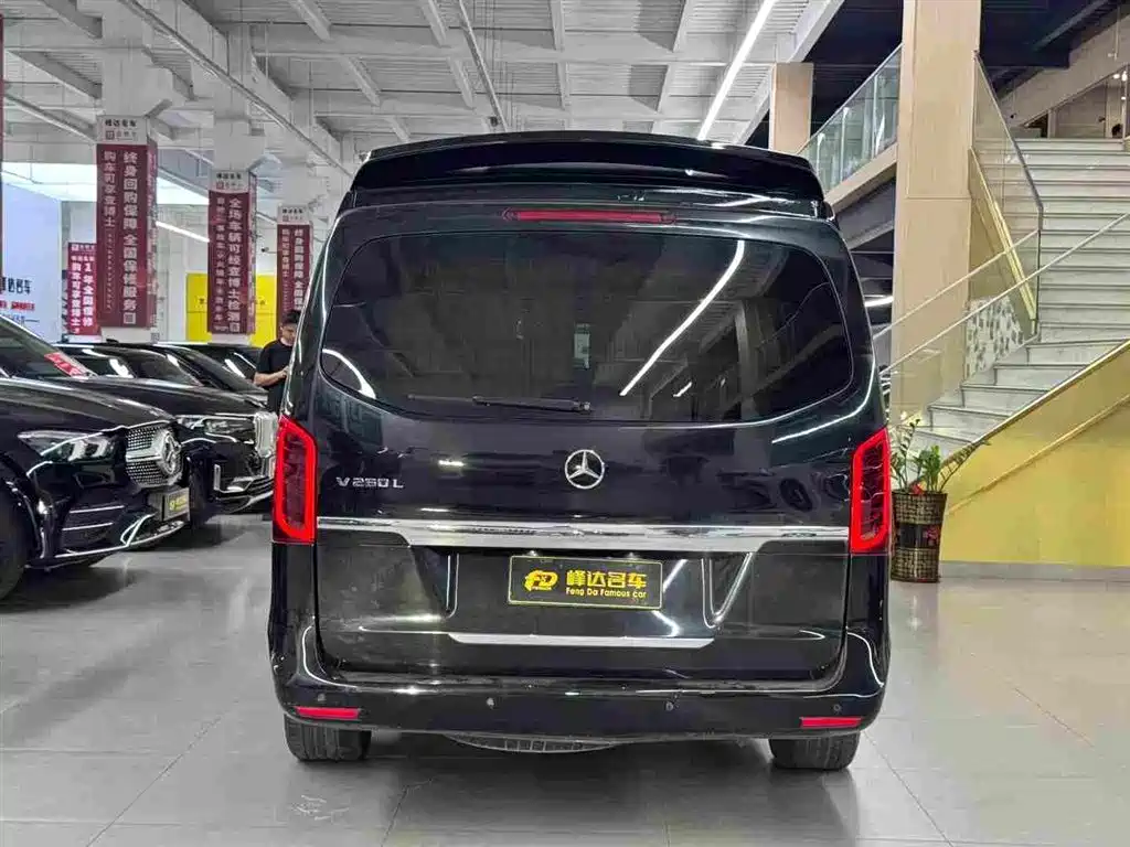 Mercedes-Benz V-Class 2017 2016 V 260 L Premium Long