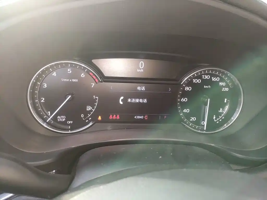 Photo 12 - Cadillac XT4