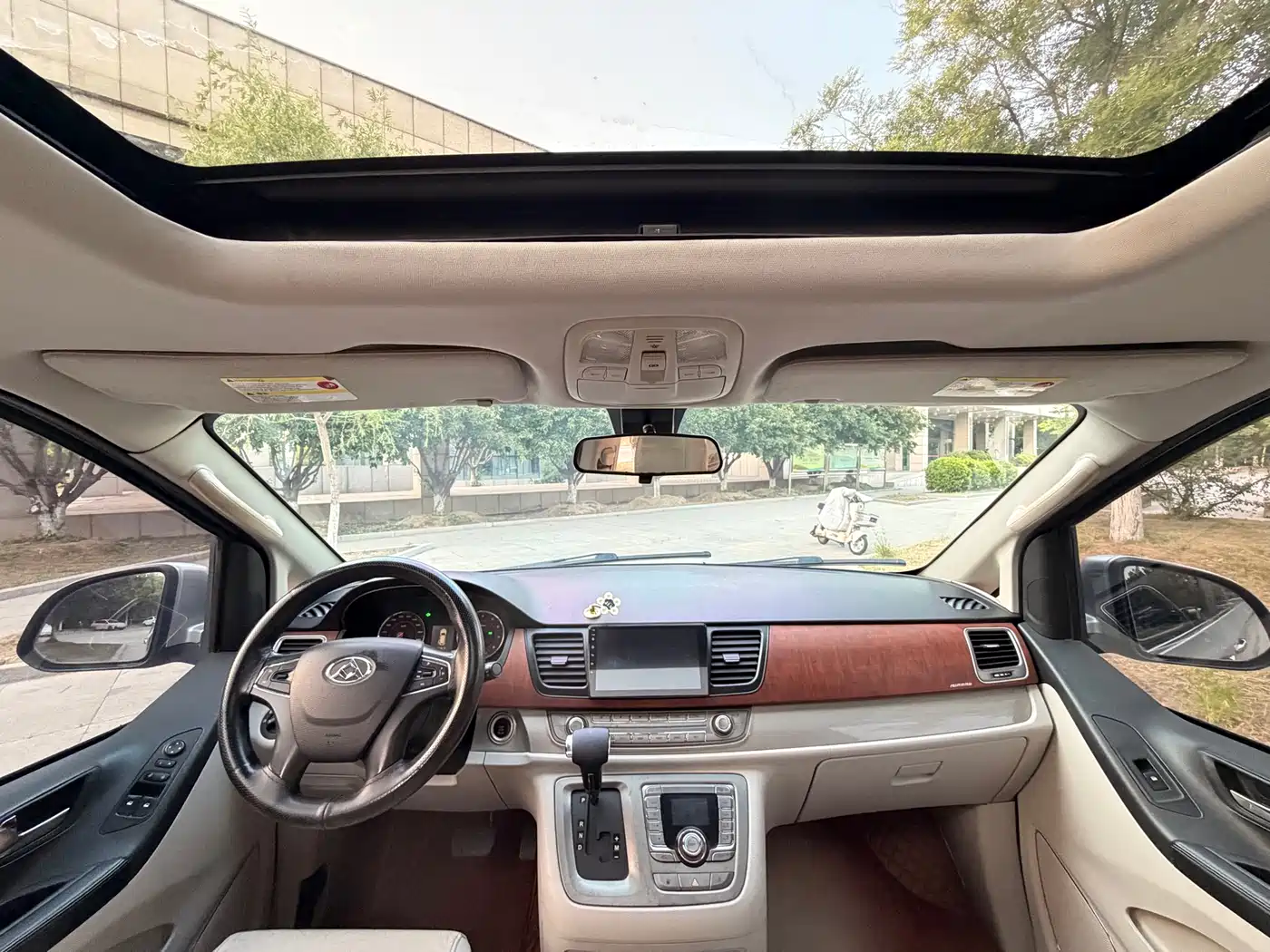 SAIC Maxus Maxus G10 2014 2.0T Automatic Luxury Executive Edition фото 3