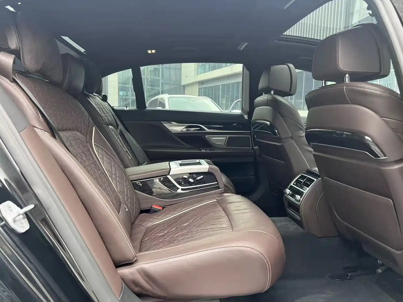 BMW 7 Series 2019 740Li Leading M Sport Package фото 8