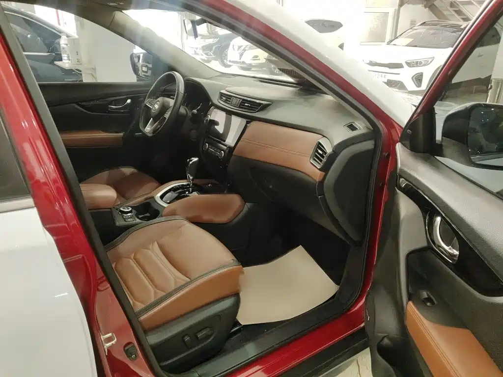 Фото 3 - Nissan X-Trail
