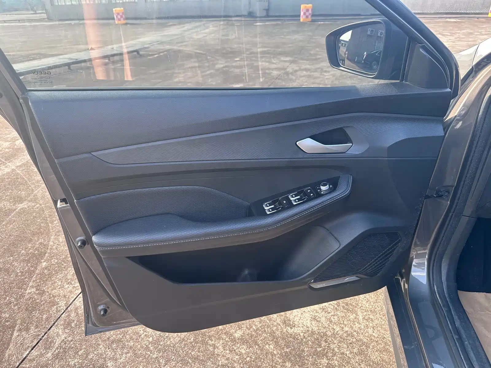 Фото 7 - Geely Binrui