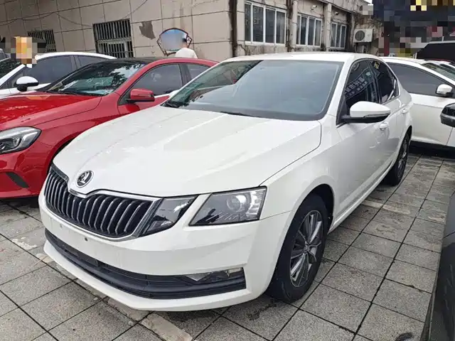 Skoda Octavia 1.5L, Автомат, Комфорт