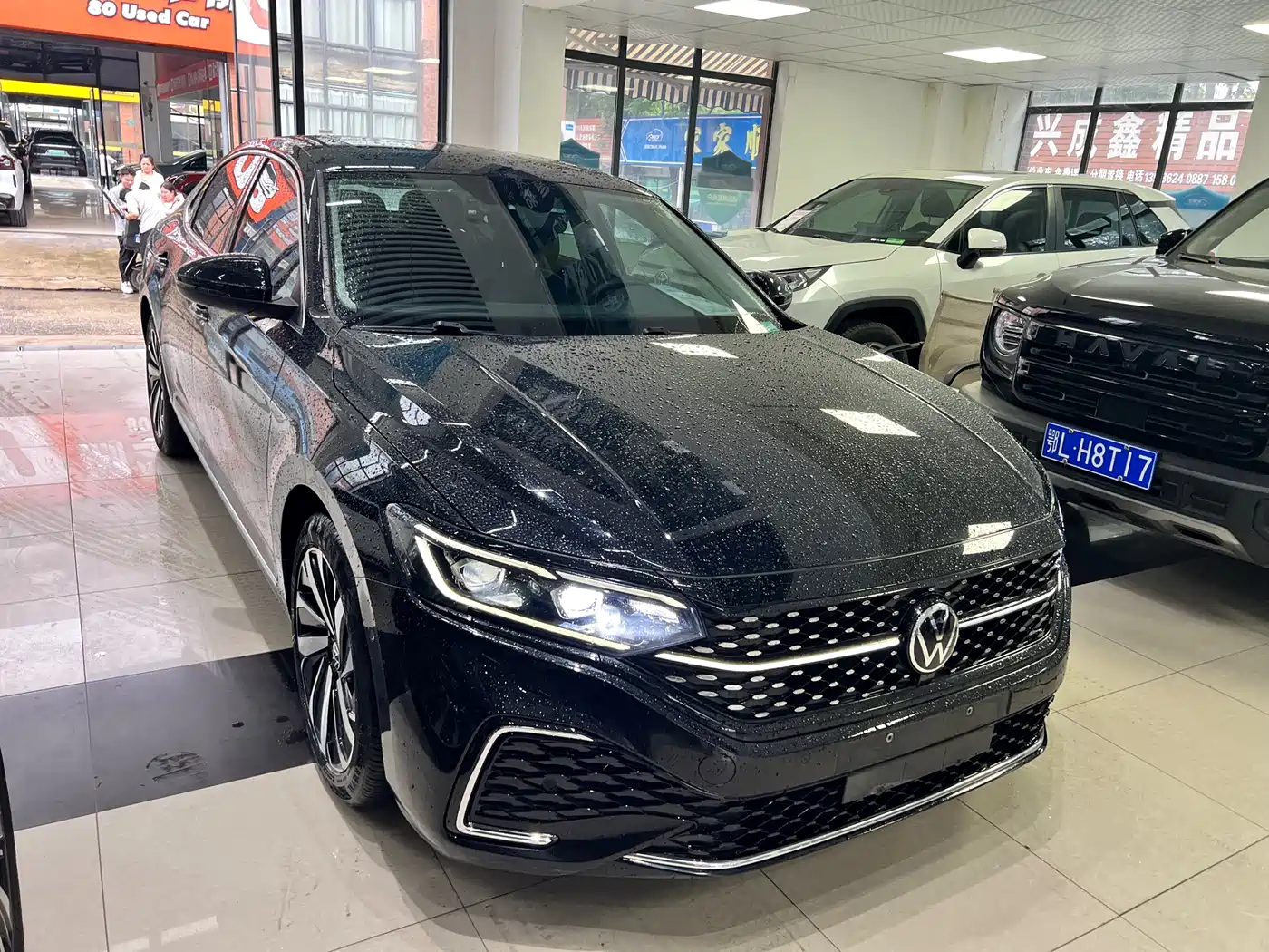 Volkswagen Passat 2022 330TSI Starlight Luxury Edition фото 3