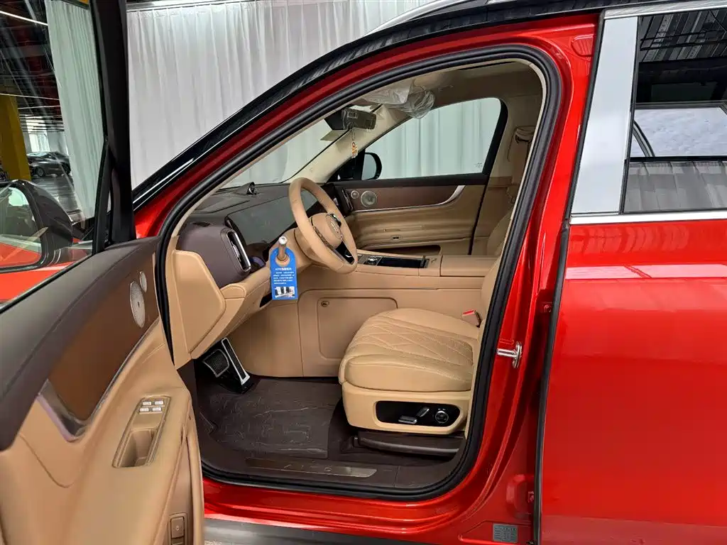AITO Wenjie AITO M9 2024 Range Extender Ultra 52kWh 6-seater фото 9