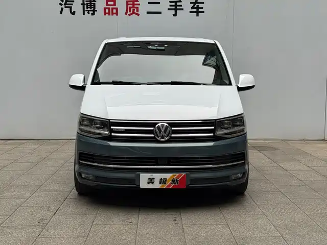  Volkswagen Multivan 2017 2.0TSI AWD Premium Edition 7-Seater