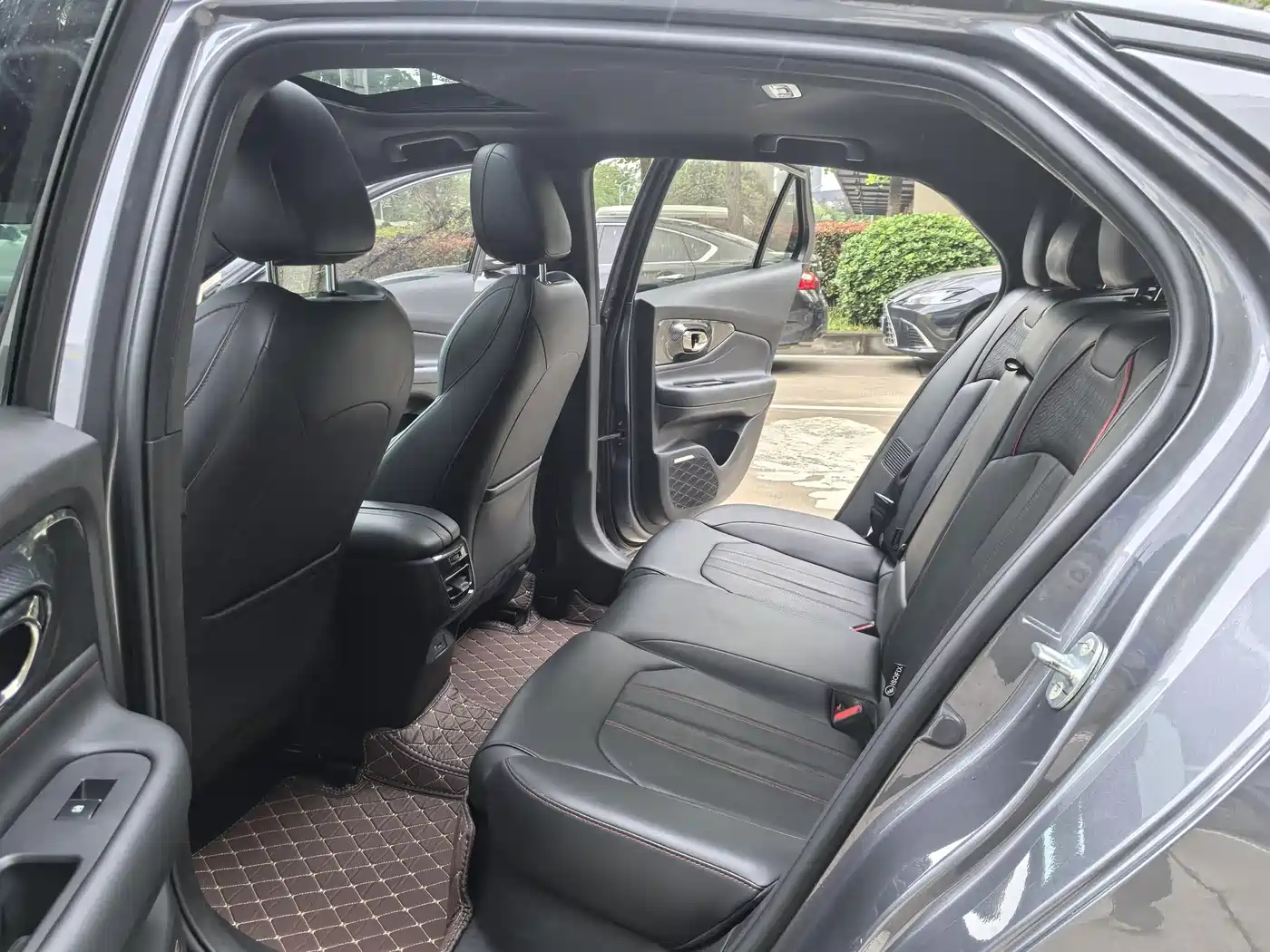 GAC Trumpchi Trumpchi Emkoo 2021 270T DCT J10 Sprinter Edition фото 11