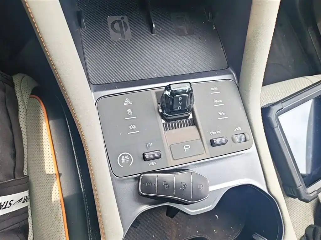 BYD Song PLUS PHEV 2024 Glory Edition DM-i 150km Flagship PLUS фото 14