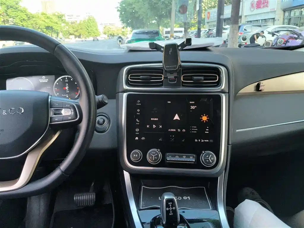 Lynk & Co 01 2019 2.0T 2WD Type Pro Version China V фото 16