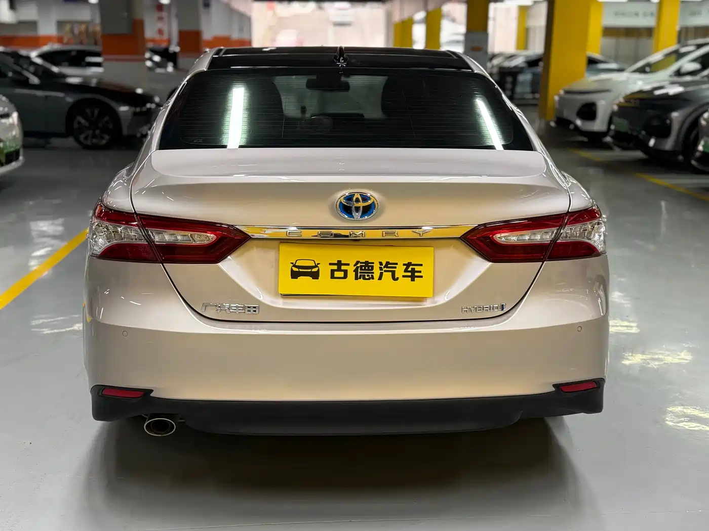 Toyota Camry 2021 Hybrid 2.5HG Luxury Edition фото 6
