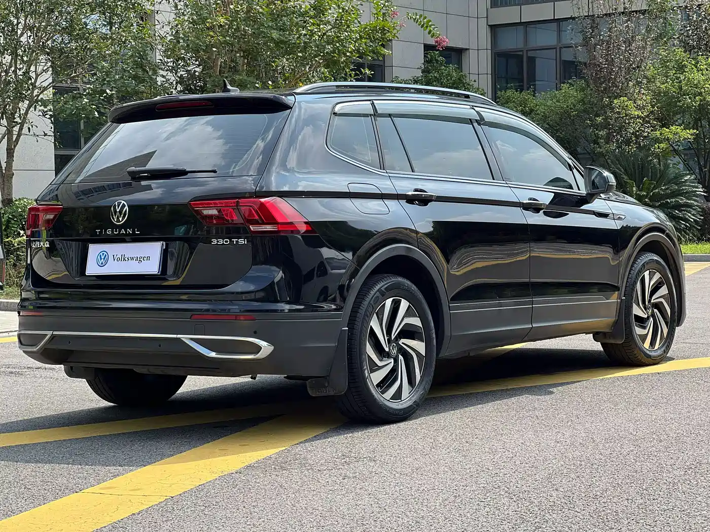 Фото 5 - Volkswagen Tiguan L