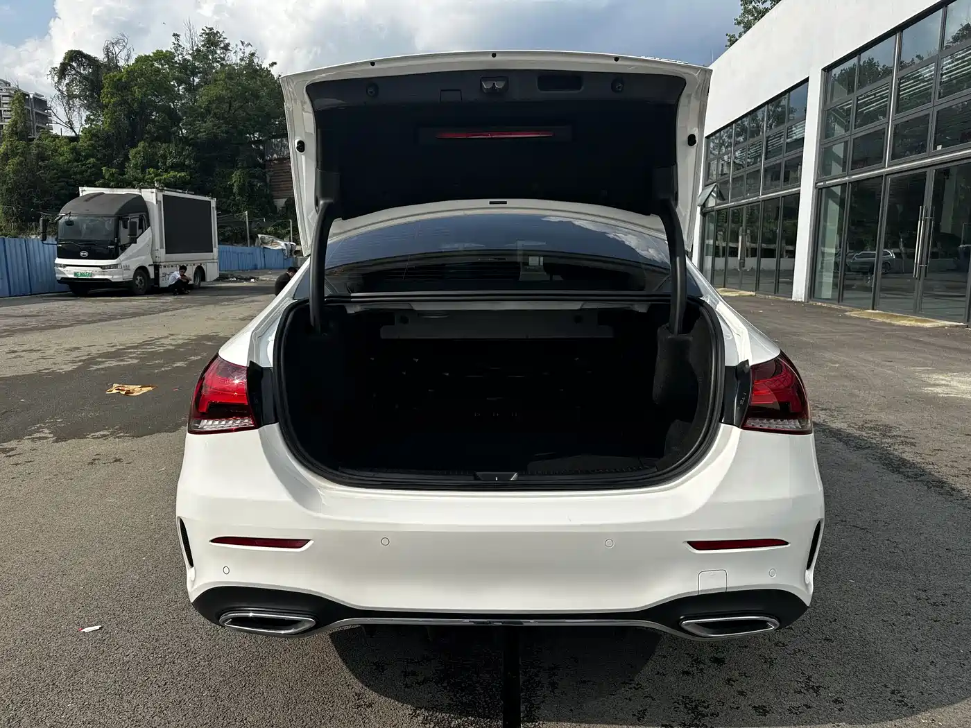 Mercedes-Benz A-Class 2022 A 200 L Sport Sedan Dynamic фото 13