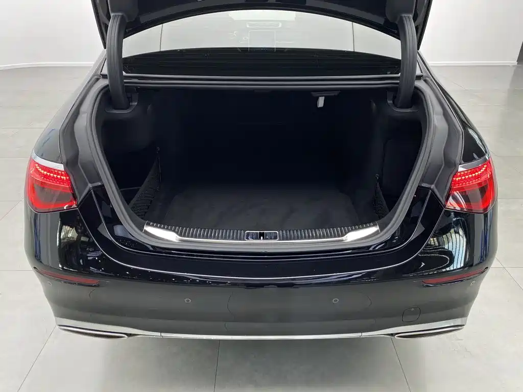 Фото 9 - Mercedes-Benz S-Class