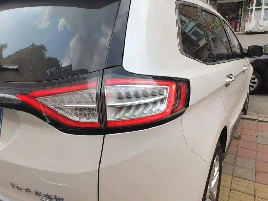 Ford Edge 2017 2016 EcoBoost 245 2WD Luxury 7-Seater