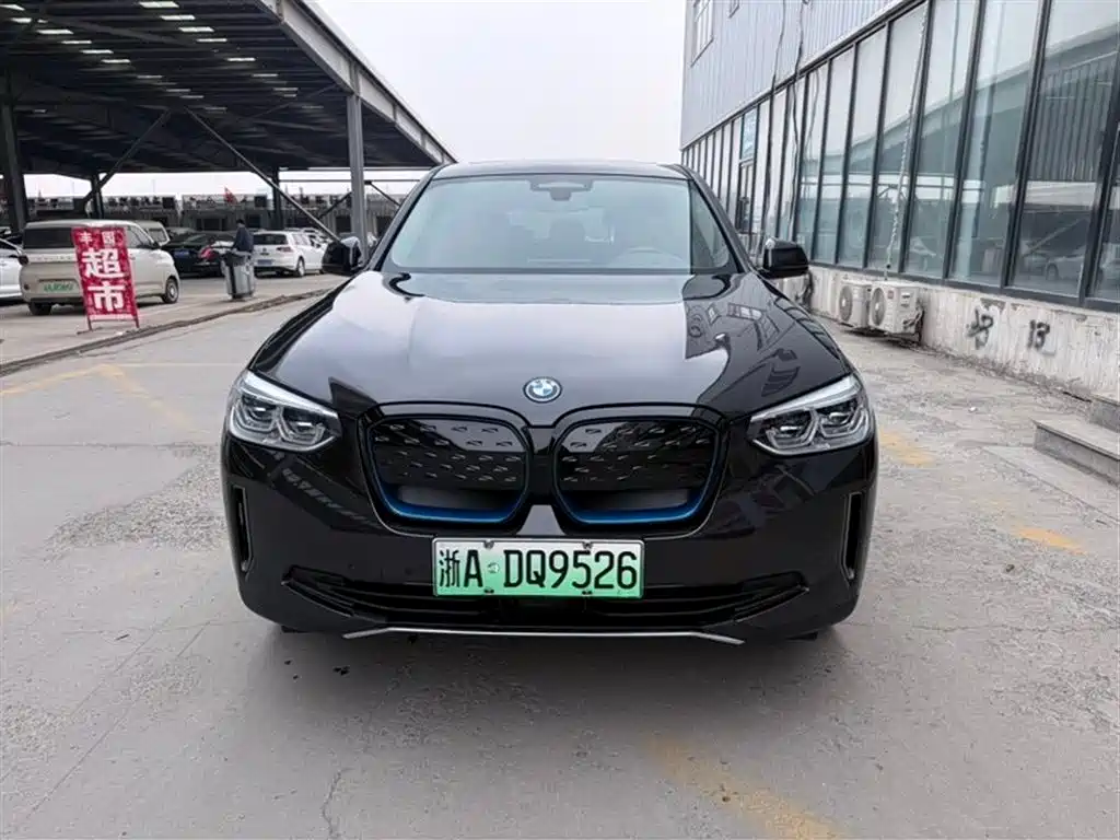 BMW iX3 2021 Facelift Leading фото 2