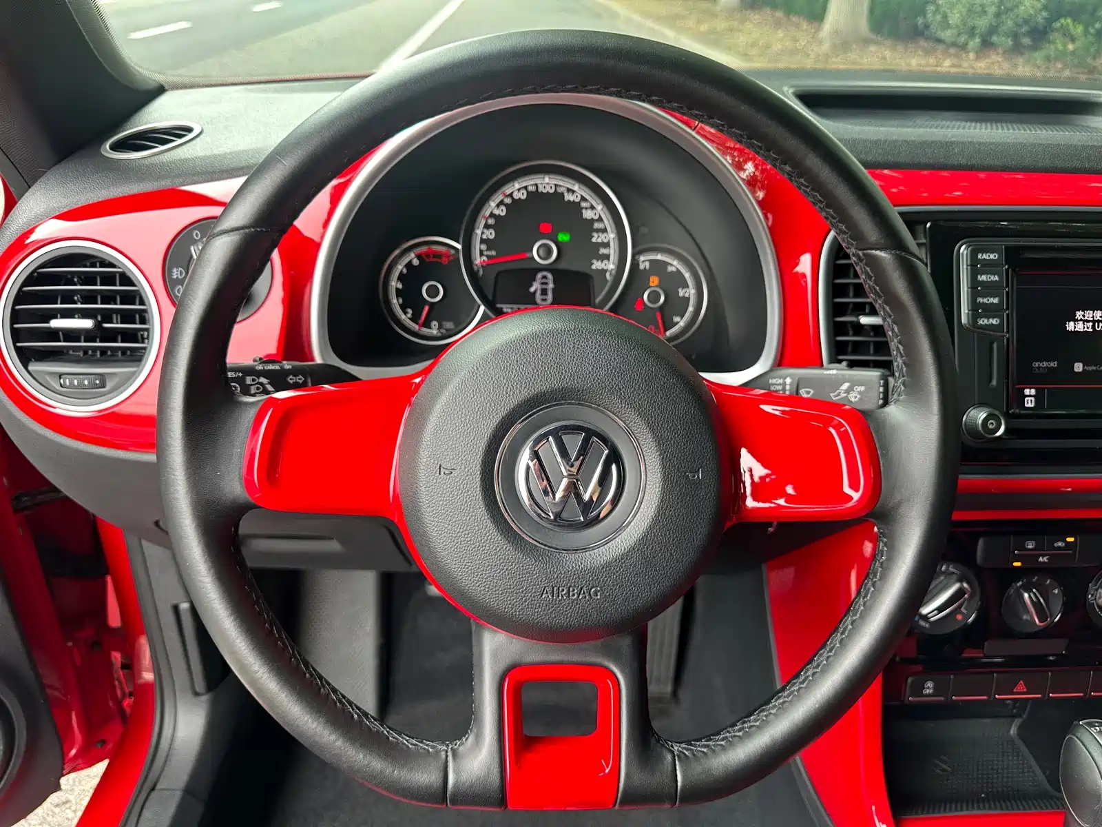 Photo 8 - Volkswagen Beetle