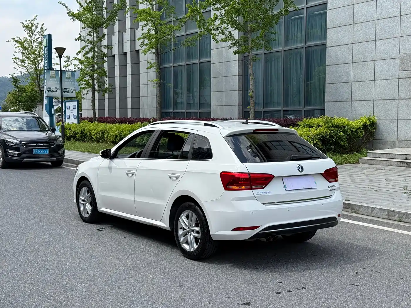 Volkswagen Lavida Tour 2017 230TSI Manual Comfort Edition фото 5