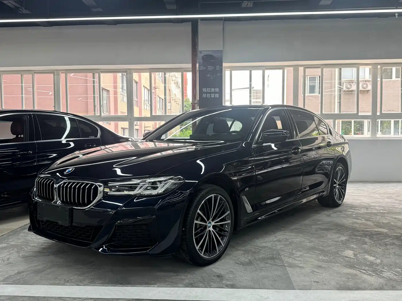 BMW 5 Series 2022 530Li Leading M Sport Package